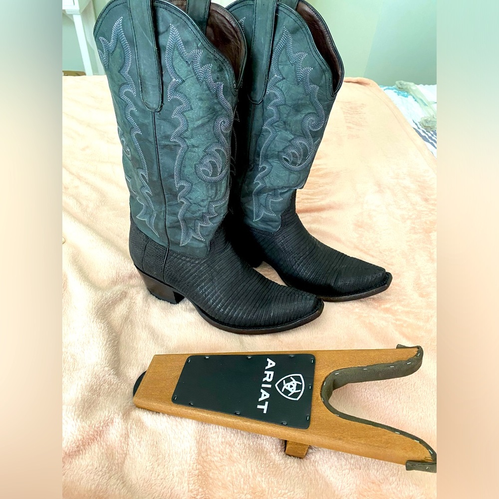Hand made high-quality leather Denver Mountain Boot Company women’s boots